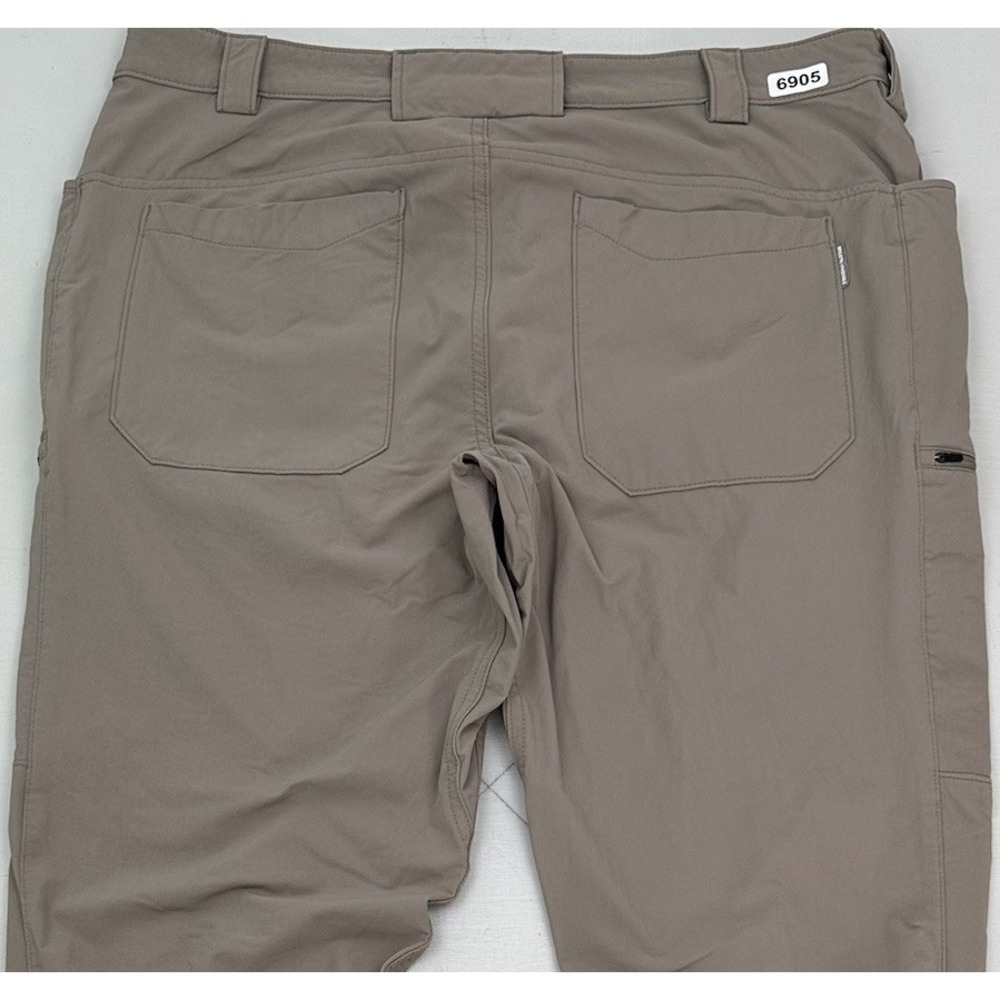 Duluth Flexpedition Pants Men 40X32 Beige Standard Fit Stretch Cargo Zip Pockets